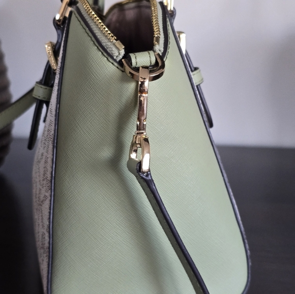 Michael Kors Satchel with wallet - Picture 6 of 9